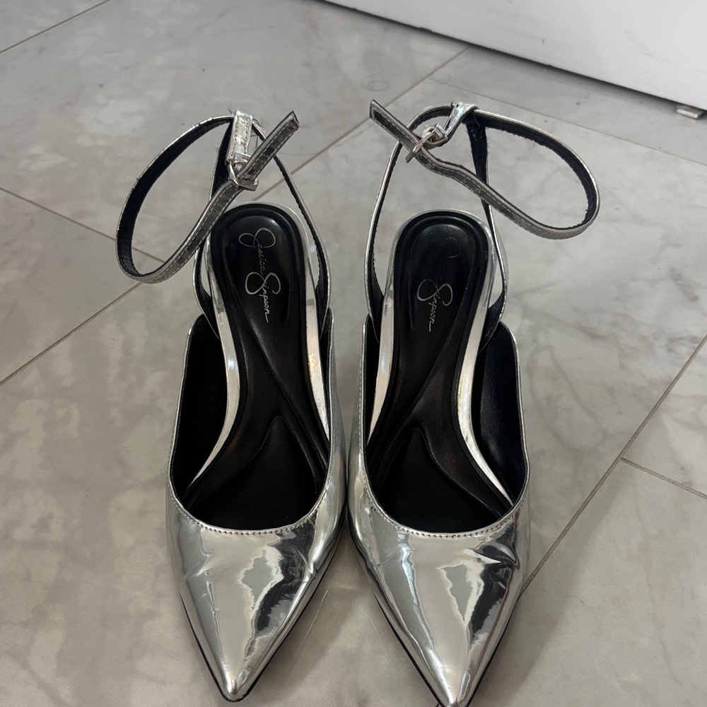 Jessica Simpson Silver Pointed Heels